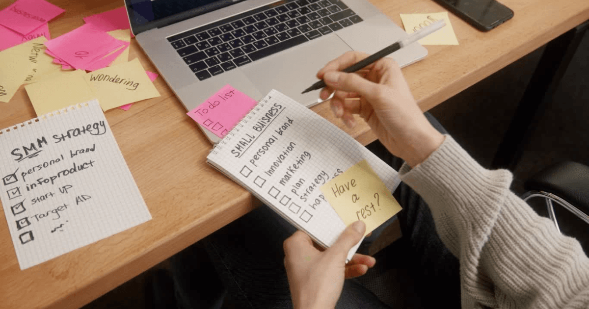 Freelancers vs. Agencias: ¿Cuál es la mejor opción para tu startup?